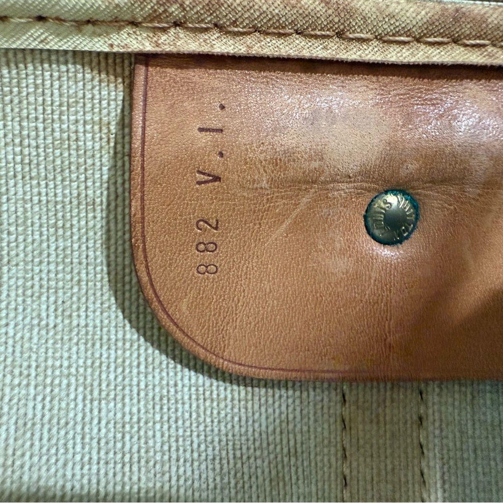 Louis Vuitton Brown Monogram Travel Bag - Picture 4 of 16